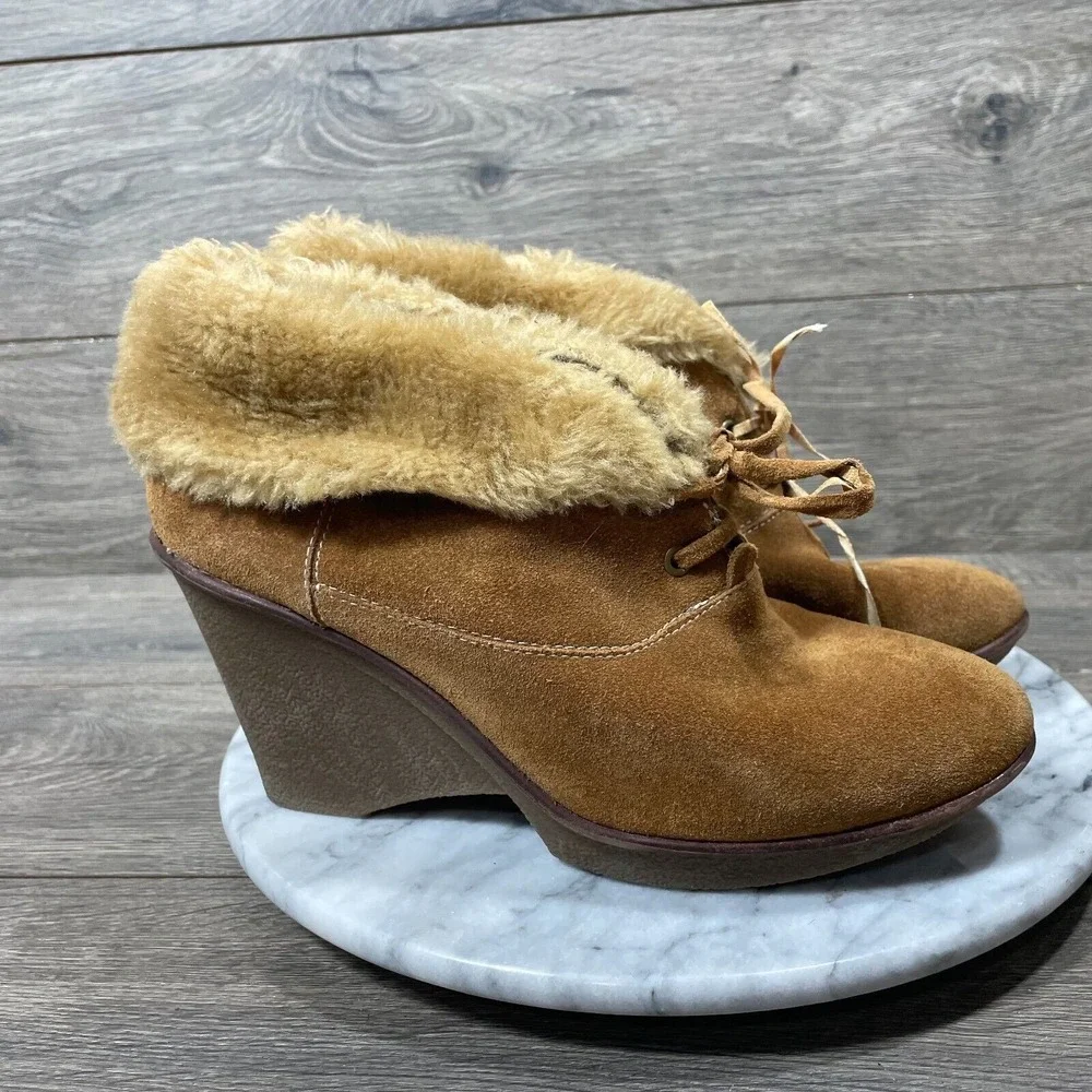 B Makowsky Boots Womens 9.5 M Brown Bfnellie Booties Wedge Faux Fur Trim Leather